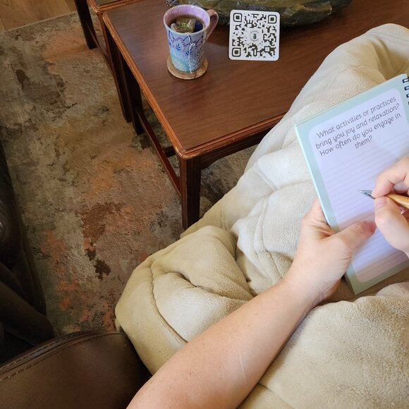 Self-Reflection Journal - 8.5x5.5 Spiral Bound -Calming Colored Guided Workbook - Picture 8 of 17